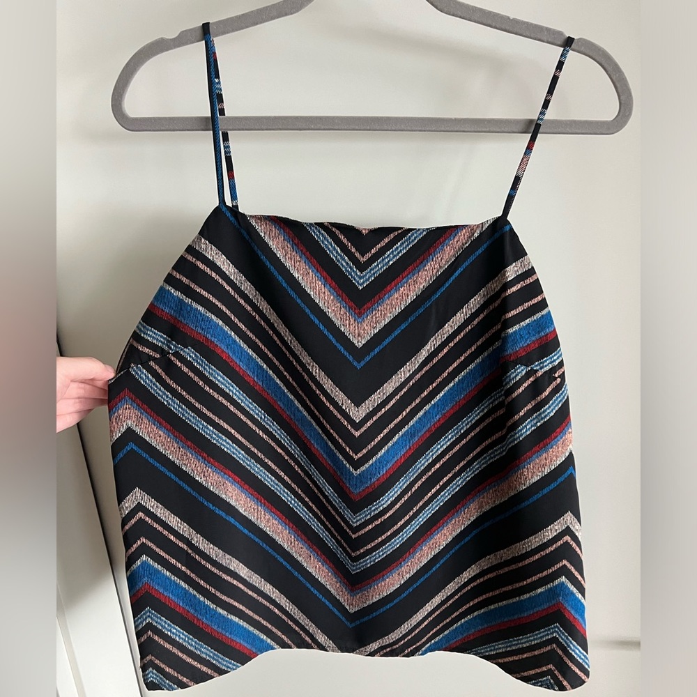 Scalloped neckline geometric strappy camisole